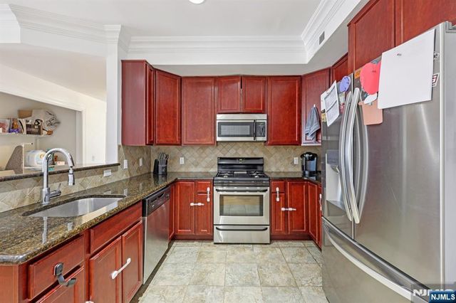 15-19 Tichenor 407, Newark, NJ 07112