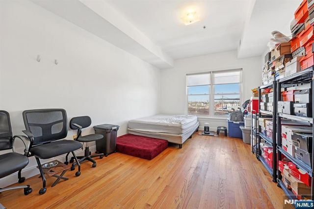 15-19 Tichenor 407, Newark, NJ 07112