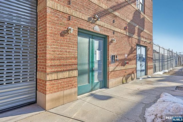 15-19 Tichenor 407, Newark, NJ 07112