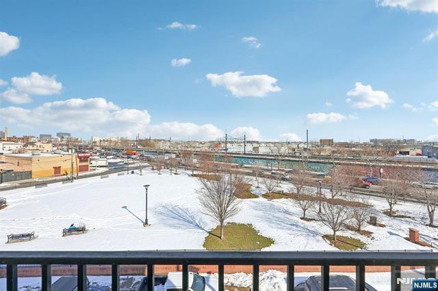 15-19 Tichenor 407, Newark, NJ 07112