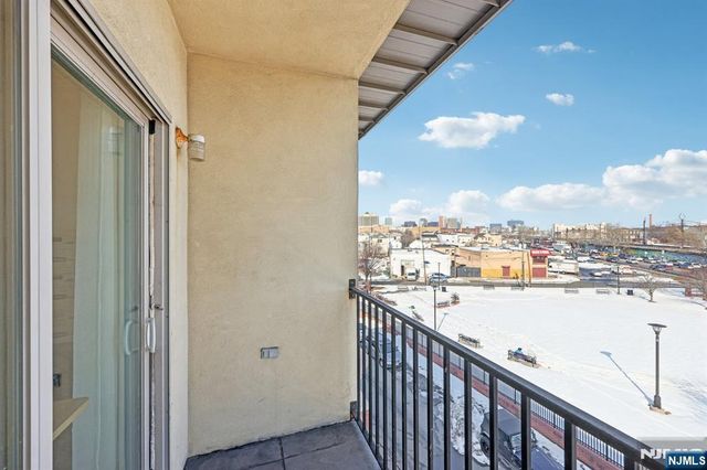 15-19 Tichenor 407, Newark, NJ 07112