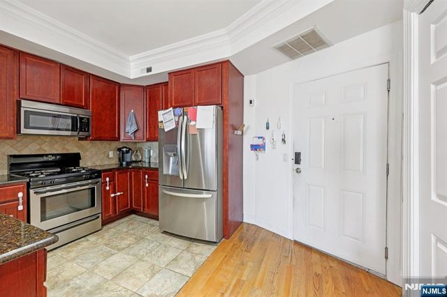 15-19 Tichenor 407, Newark, NJ 07112