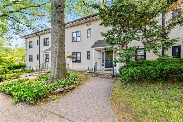 14 Manchester Road 2L, Eastchester, NY 10709