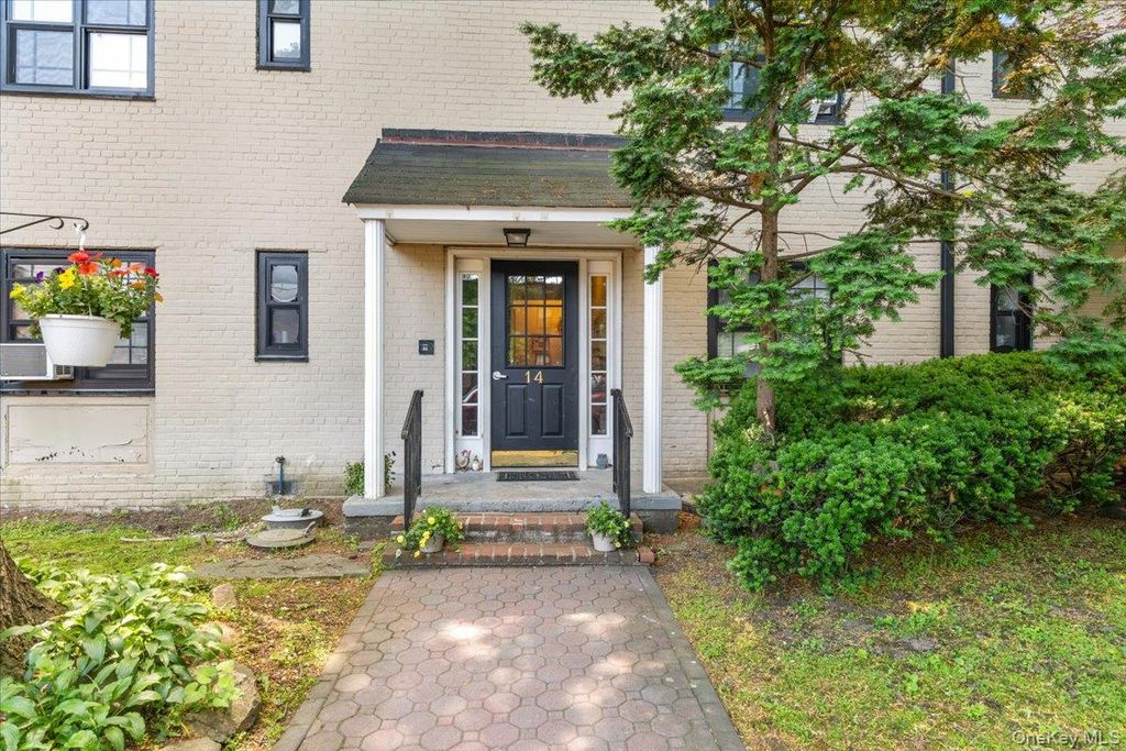 14 Manchester Road 2L, Eastchester, NY 10709