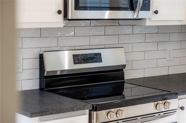 646 W Price Avenue, Springdale, AR 72764