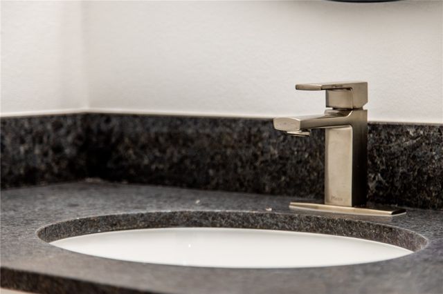 646 W Price Avenue, Springdale, AR 72764