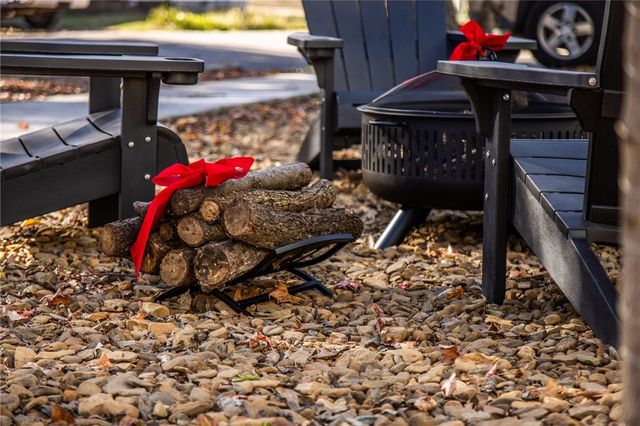 646 W Price Avenue, Springdale, AR 72764