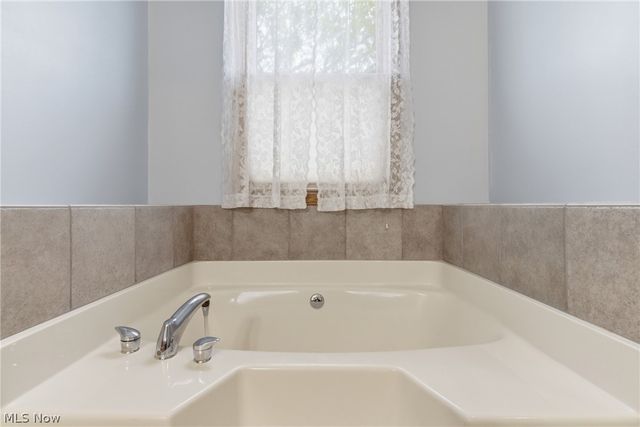 690 Lang Farm Drive, Medina, OH 44256