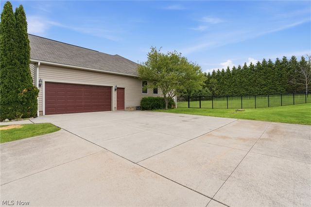 690 Lang Farm Drive, Medina, OH 44256