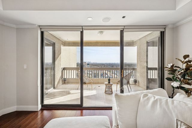 5909 Luther Lane 2105, Dallas, TX 75225