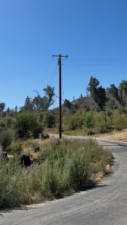 Image 3 of property listing at 36980 Peterson Road, Auberry, CA 93602