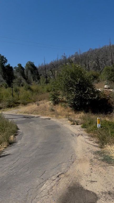 Image 4 of property listing at 36980 Peterson Road, Auberry, CA 93602