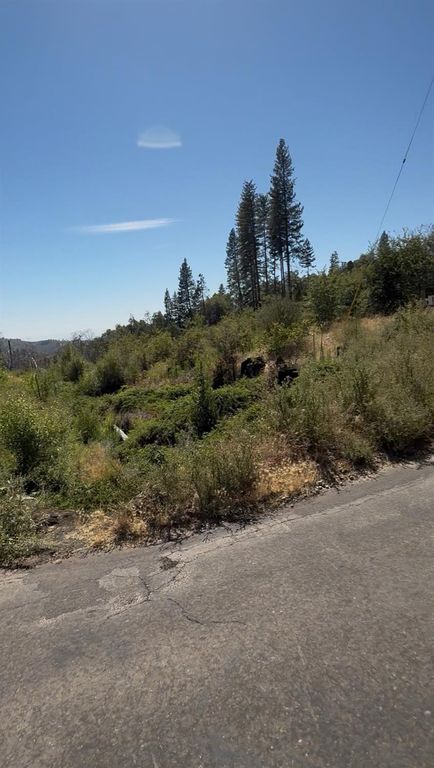Image 9 of property listing at 36980 Peterson Road, Auberry, CA 93602