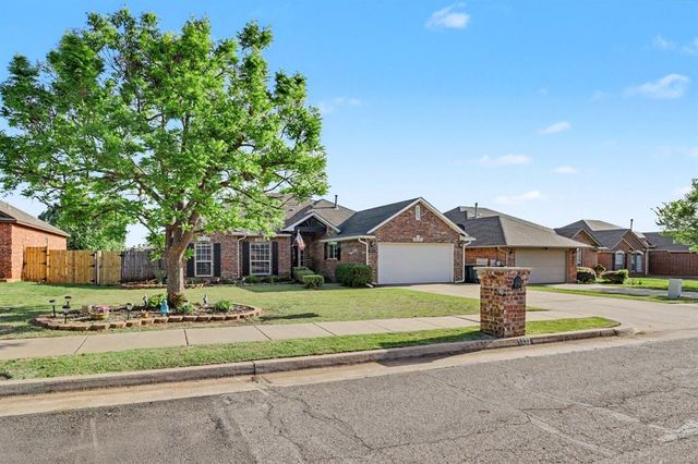 1832 Camden Way, Edmond, OK 73013