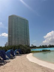 2411 Laguna Circle 1603, North Miami, FL 33181