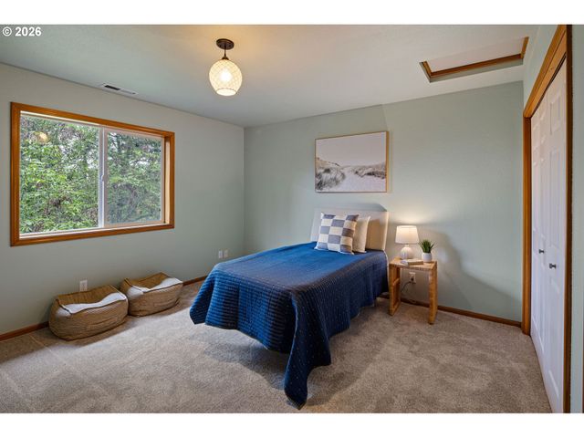 3380 VIDERA Dr, Eugene, OR 97405