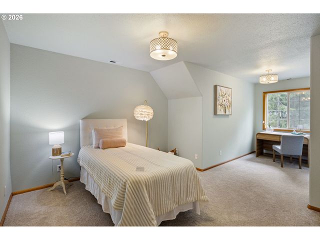 3380 VIDERA Dr, Eugene, OR 97405