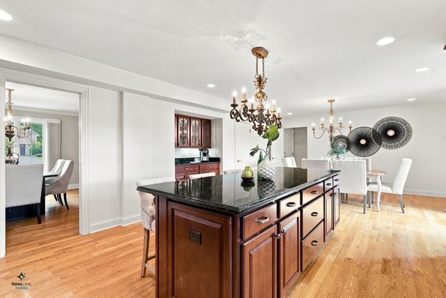 1403 W Wigwam Trail, Mount Prospect, IL 60056