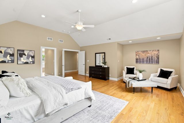 1403 W Wigwam Trail, Mount Prospect, IL 60056