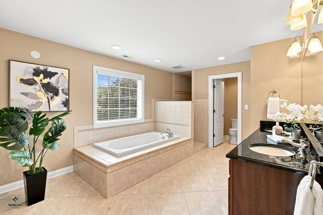 1403 W Wigwam Trail, Mount Prospect, IL 60056