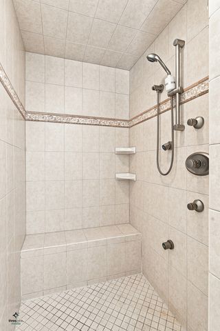 1403 W Wigwam Trail, Mount Prospect, IL 60056