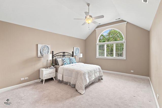 1403 W Wigwam Trail, Mount Prospect, IL 60056