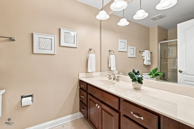 1403 W Wigwam Trail, Mount Prospect, IL 60056
