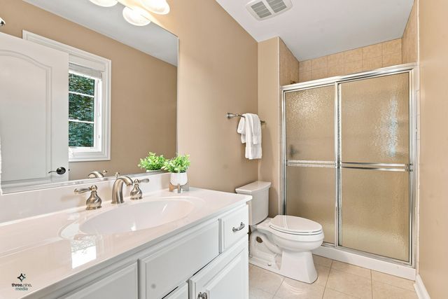 1403 W Wigwam Trail, Mount Prospect, IL 60056