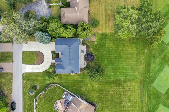1403 W Wigwam Trail, Mount Prospect, IL 60056