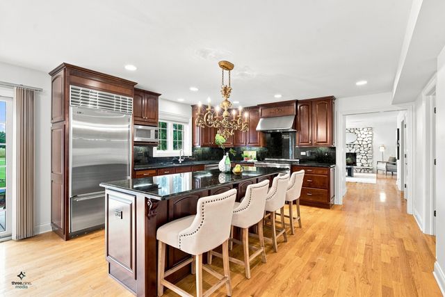 1403 W Wigwam Trail, Mount Prospect, IL 60056