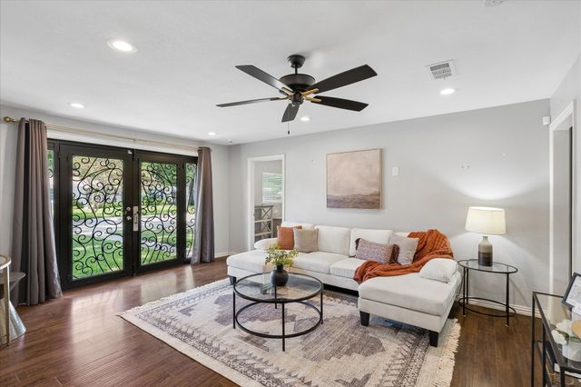 5717 S Wells Circle, Westworth Village, TX 76114