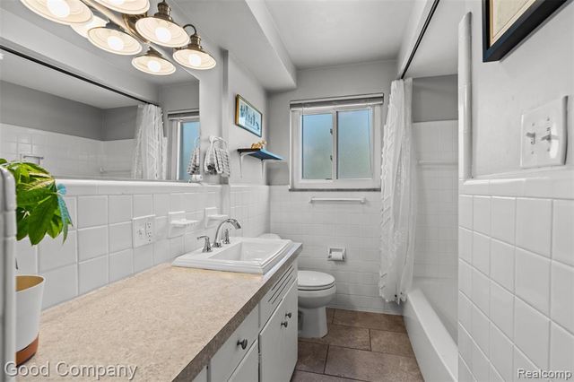 1184 E Troy Street, Ferndale, MI 48220