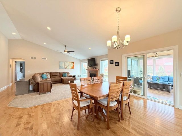 4380 Scenic View Road, Windsor, WI 53598