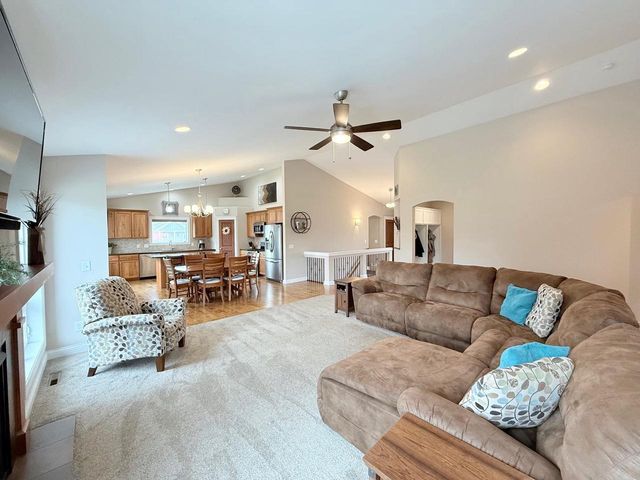 4380 Scenic View Road, Windsor, WI 53598