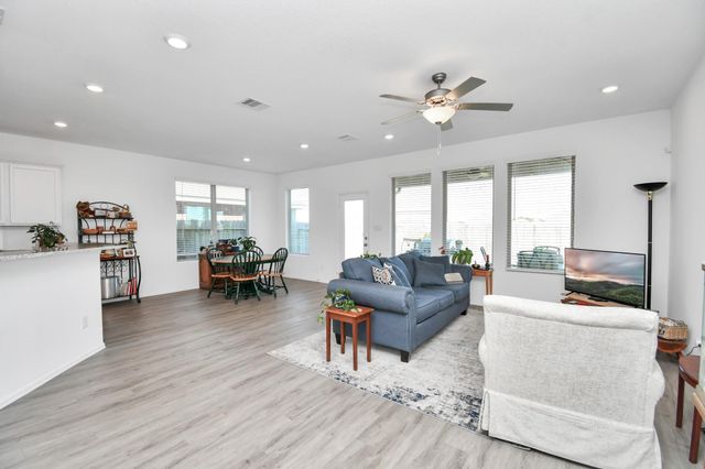 732 Willow Harbor Lane, La Marque, TX 77568