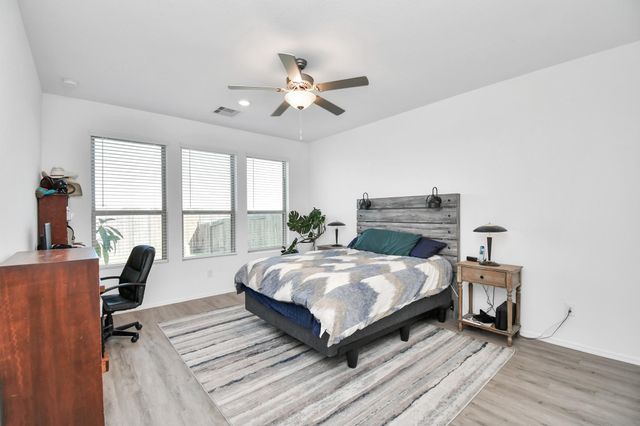 732 Willow Harbor Lane, La Marque, TX 77568