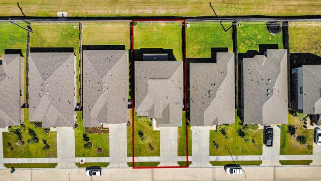 732 Willow Harbor Lane, La Marque, TX 77568