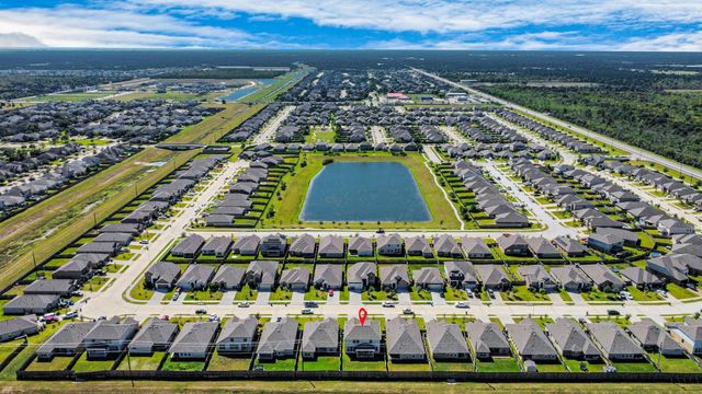 732 Willow Harbor Lane, La Marque, TX 77568