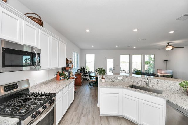 732 Willow Harbor Lane, La Marque, TX 77568