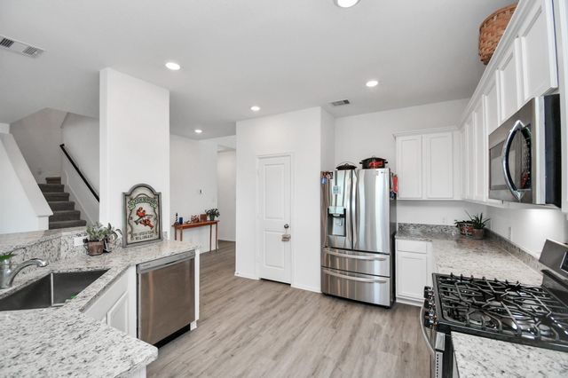 732 Willow Harbor Lane, La Marque, TX 77568