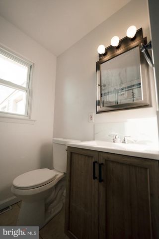 3 PARKER AVE, Burlington, NJ 08016