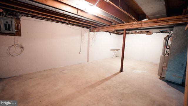 3 PARKER AVE, Burlington, NJ 08016