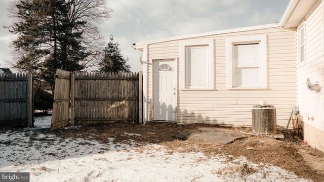 3 PARKER AVE, Burlington, NJ 08016