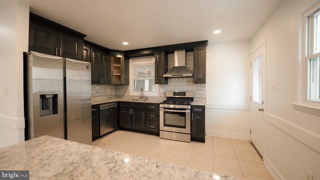 3 PARKER AVE, Burlington, NJ 08016