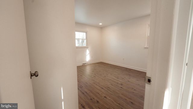 3 PARKER AVE, Burlington, NJ 08016