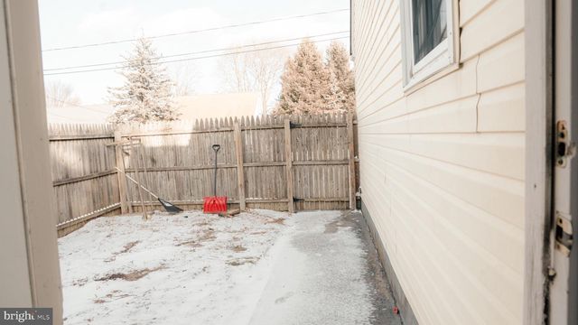 3 PARKER AVE, Burlington, NJ 08016