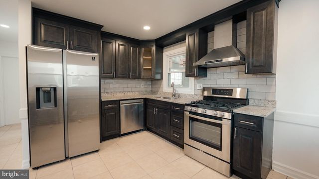 3 PARKER AVE, Burlington, NJ 08016