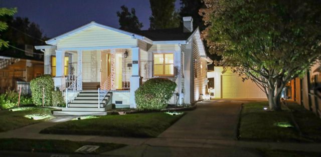4417 E St, Sacramento, CA 95819