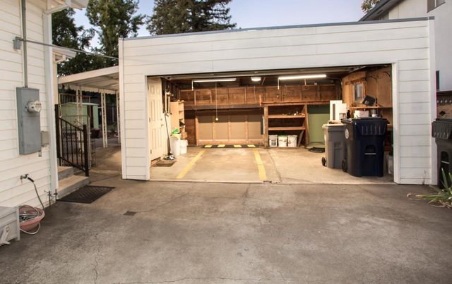 4417 E St, Sacramento, CA 95819