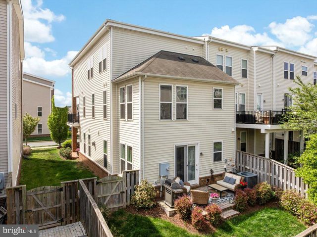 42272 KNOTTY OAK TER, Brambleton, VA 20148
